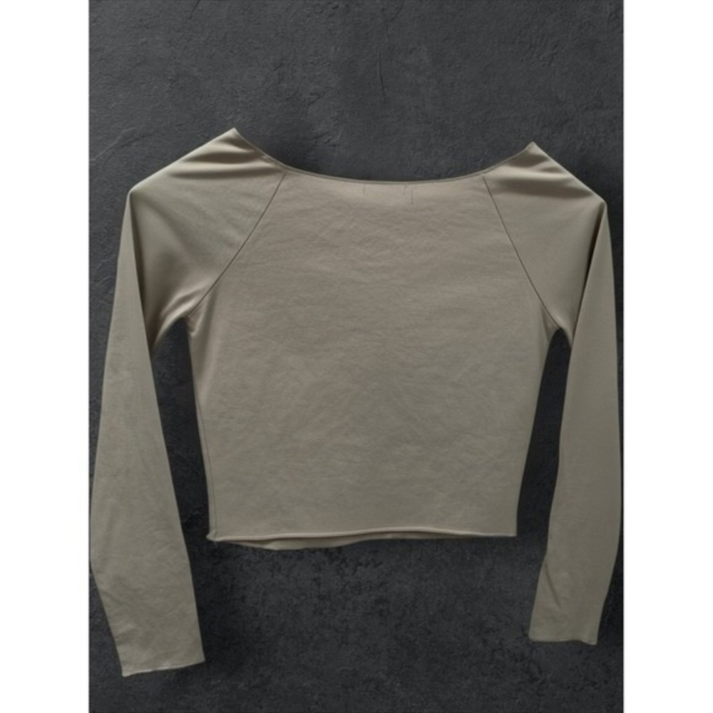 Women's size‎ Medium Long Sleeve Scoop Neck Crop Top - Taupe Wild Fable Tan - Picture 2 of 7